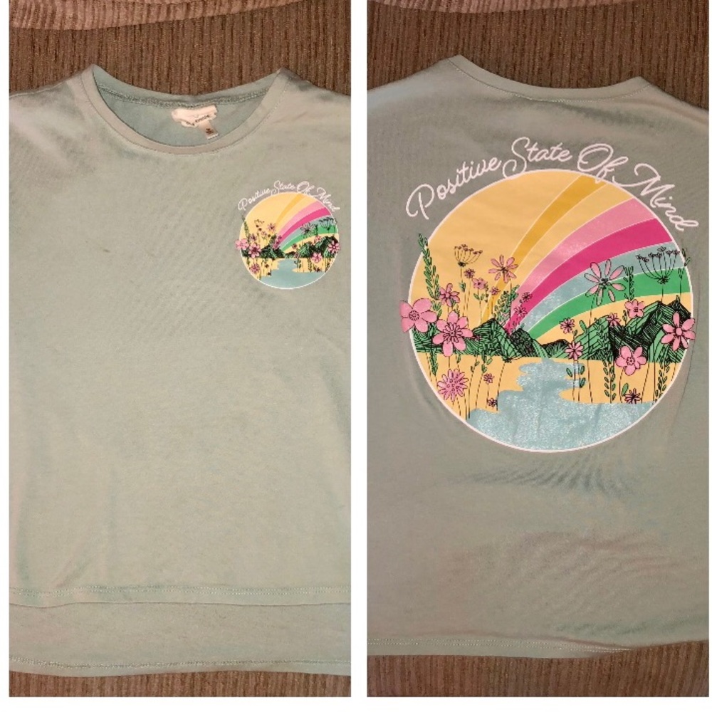 Slight crop and high low girls Medium summer tee